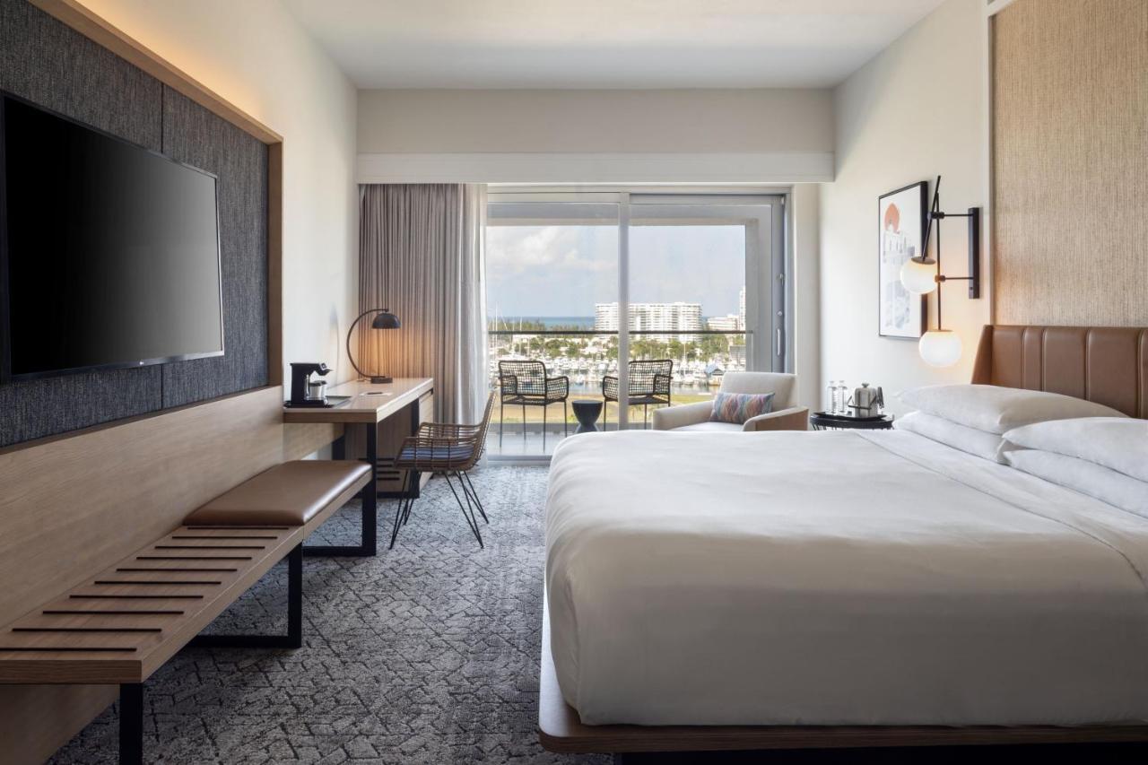 Bay View Room 1 King Balcony,1398620150:JPEG